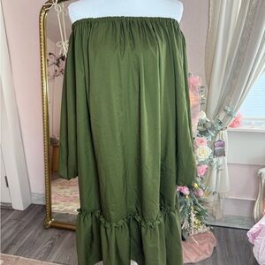 Elegant Green Off-Shoulder Skirt